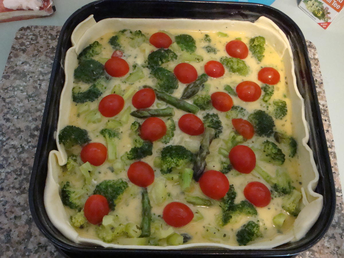 Broccoli-Spargel-Quiche mit Kirschtomaten - Rezept - Bild Nr. 27