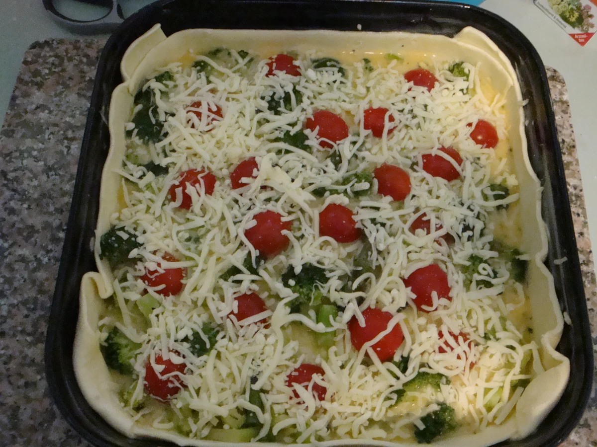 Broccoli-Spargel-Quiche mit Kirschtomaten - Rezept - Bild Nr. 26