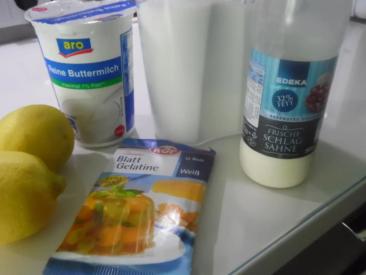 Buttermilch-Mousse mit Erdbeer-Minz-Ragout - Rezept - Bild Nr. 12