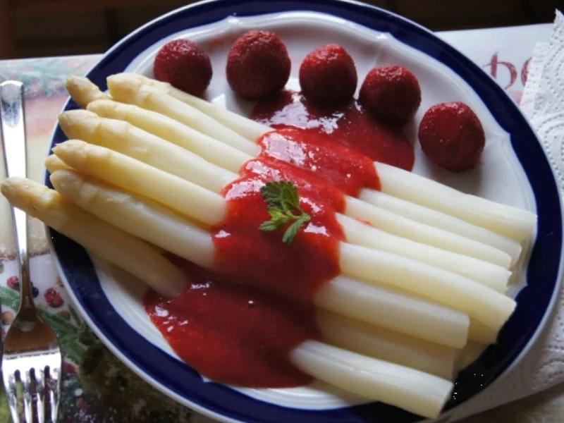 Rezept: Erdbeerspargel Bild Nr. 29 Erdbeerspargel - Rezept - Bild Nr. 29
