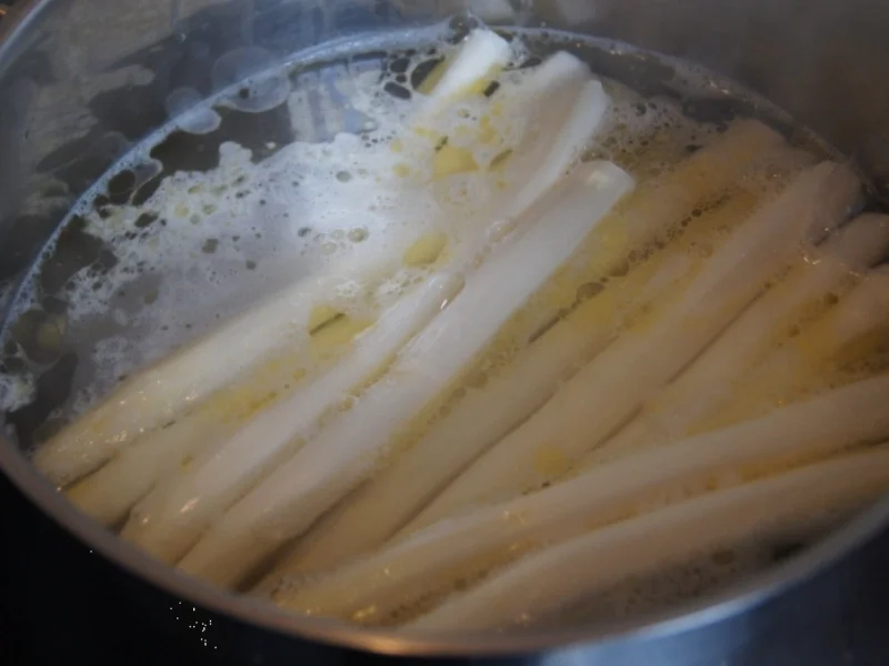 Rezept: Erdbeerspargel Bild Nr. 25 Erdbeerspargel - Rezept - Bild Nr. 25