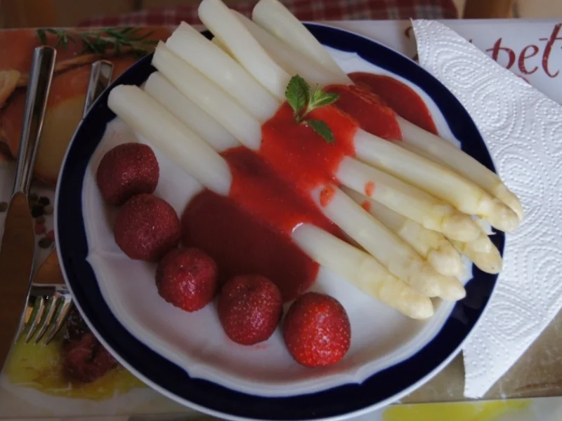 Rezept: Erdbeerspargel Bild Nr. 30 Erdbeerspargel - Rezept - Bild Nr. 30