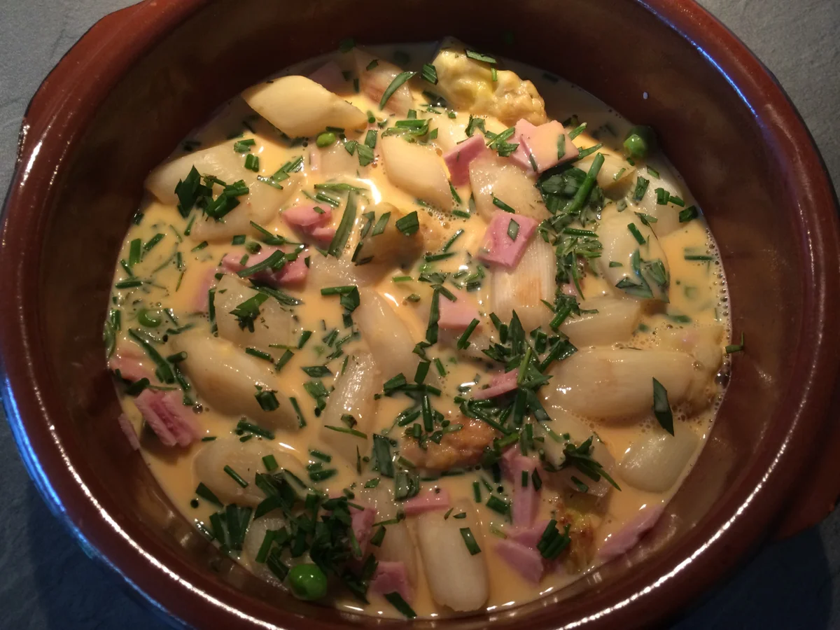 Rezept: Spargelgratin mit dreierlei Käse und getrockneten Tomaten Bild Nr. 24 Spargelgratin mit dreierlei Käse und getrockneten Tomaten - Rezept - Bild Nr. 24