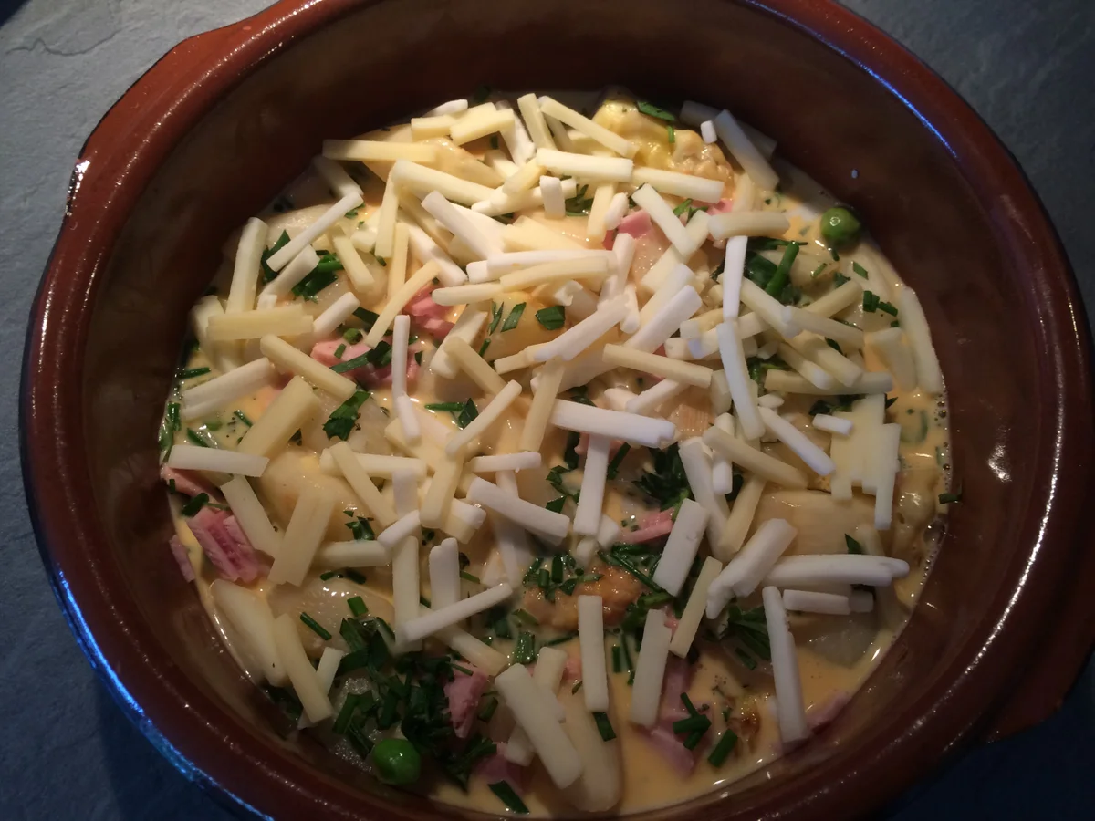 Rezept: Spargelgratin mit dreierlei Käse und getrockneten Tomaten Bild Nr. 23 Spargelgratin mit dreierlei Käse und getrockneten Tomaten - Rezept - Bild Nr. 23