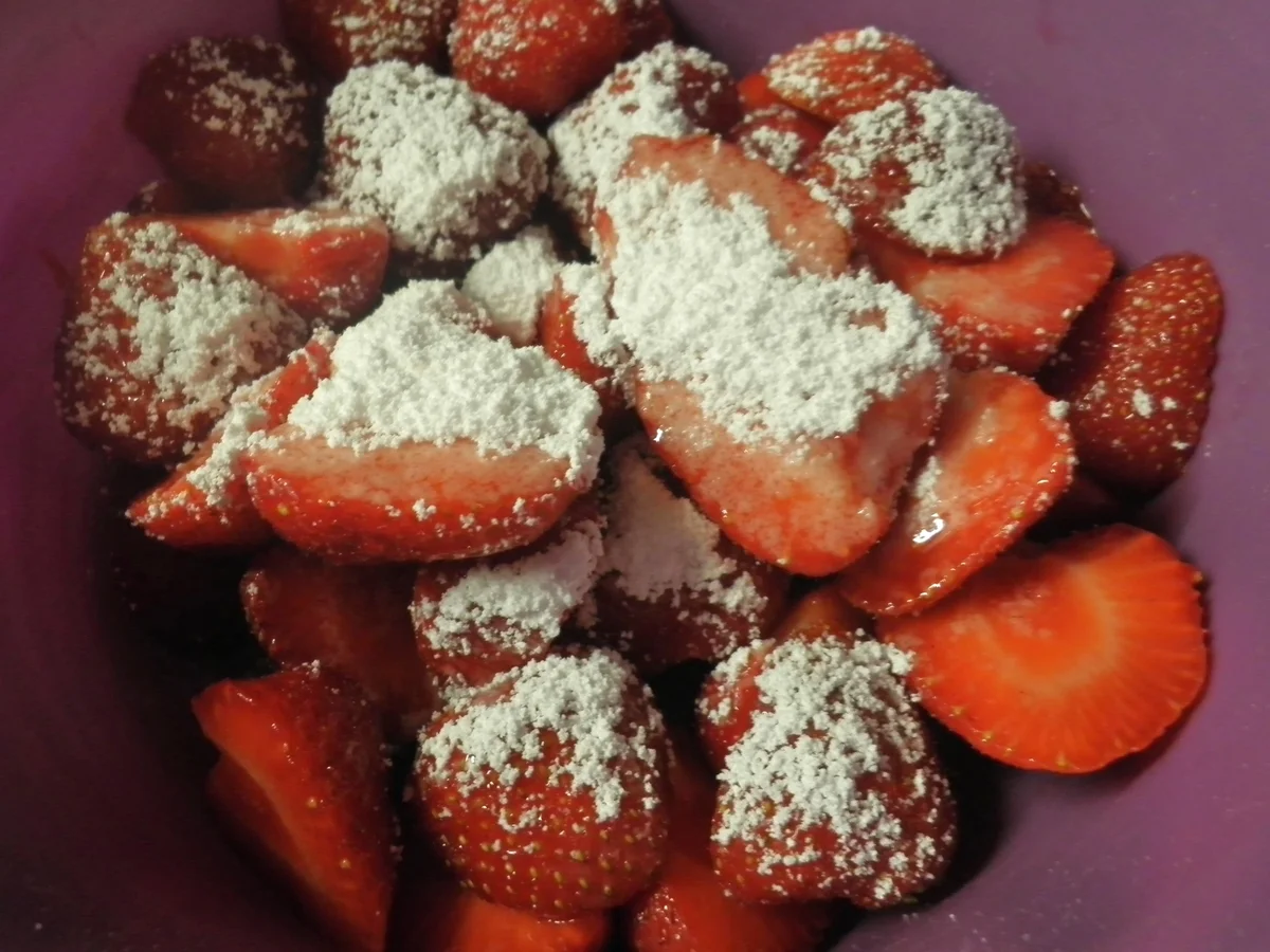 Kleine Erdbeer - Quarksahne - Torte - Rezept - Bild Nr. 27