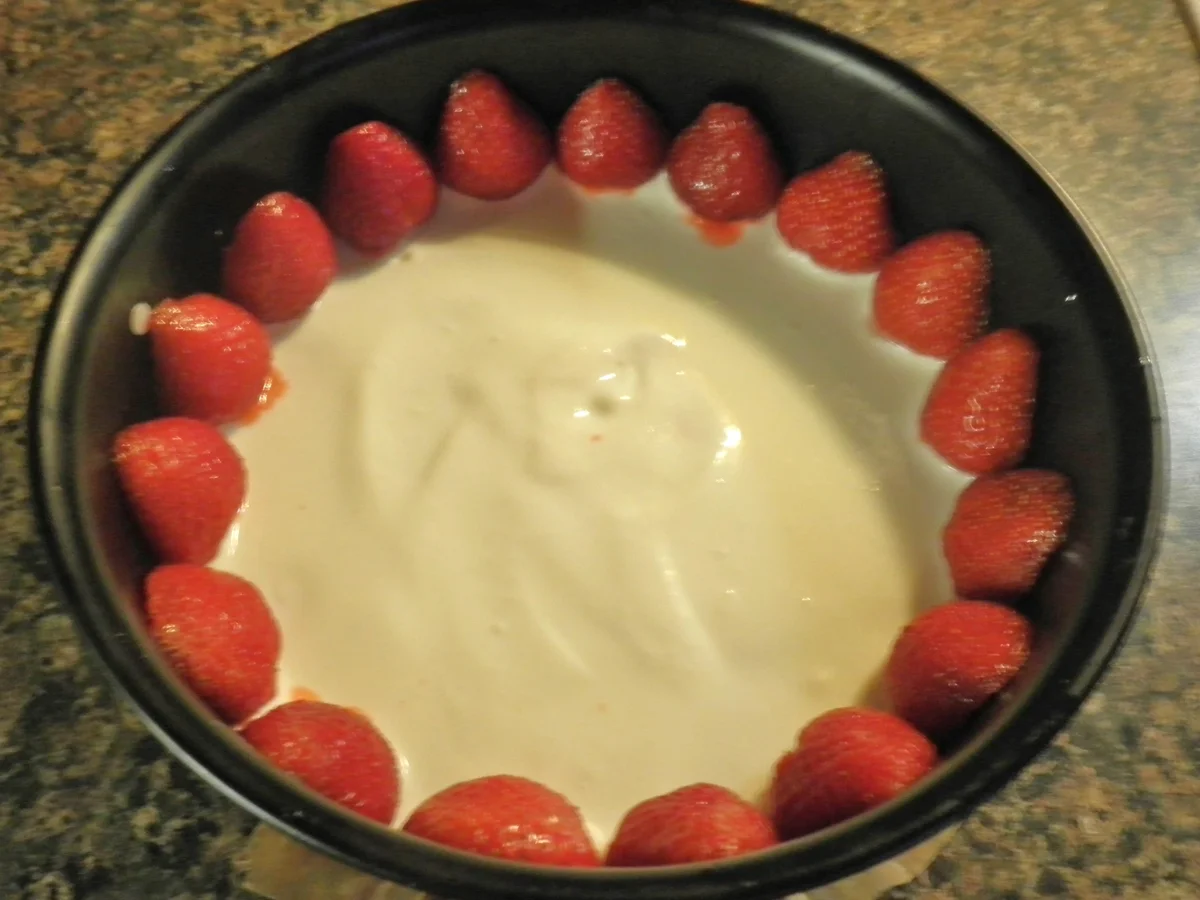 Kleine Erdbeer - Quarksahne - Torte - Rezept - Bild Nr. 35