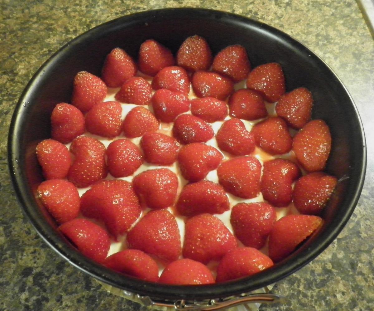 Kleine Erdbeer - Quarksahne - Torte - Rezept - Bild Nr. 36