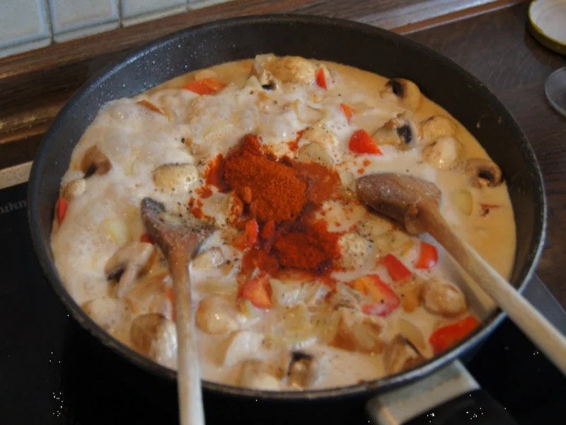 Hähnchenbrustfilet-Gulasch mit Pellkartoffeln - Rezept - Bild Nr. 37