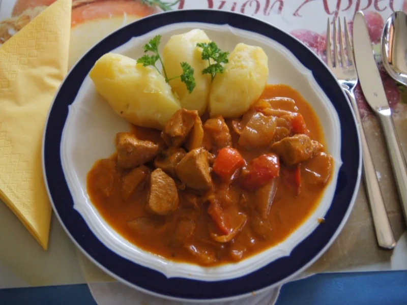 Hähnchenbrustfilet-Gulasch mit Pellkartoffeln - Rezept - Bild Nr. 34