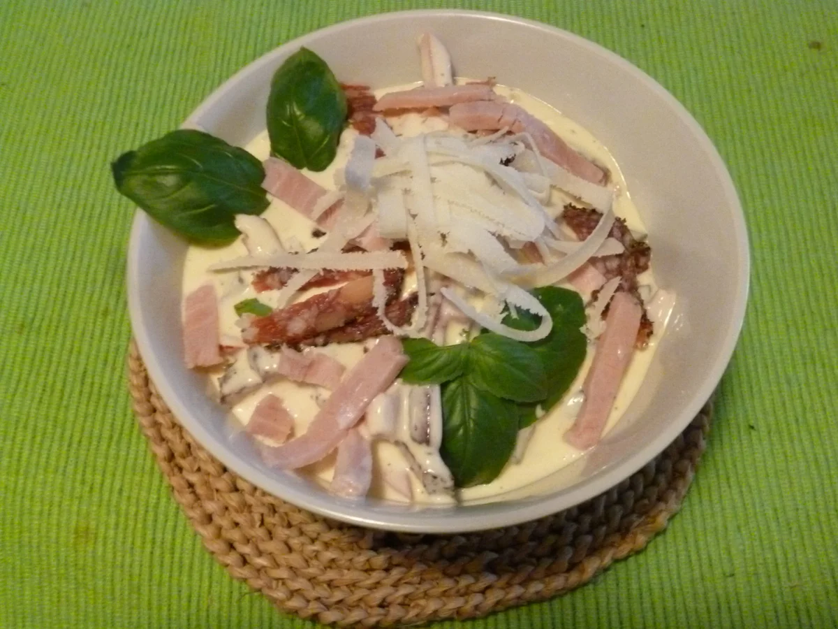 Rezept: Fleischsalat mit Kochschinken und Pfeffersalami Bild Nr. 30 Fleischsalat mit Kochschinken und Pfeffersalami - Rezept - Bild Nr. 30