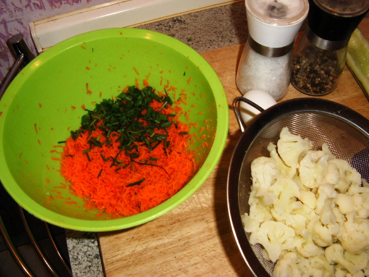 Rezept: Blumenkohl-Möhren-Bouletten Bild Nr. 33 Blumenkohl-Möhren-Bouletten - Rezept - Bild Nr. 33