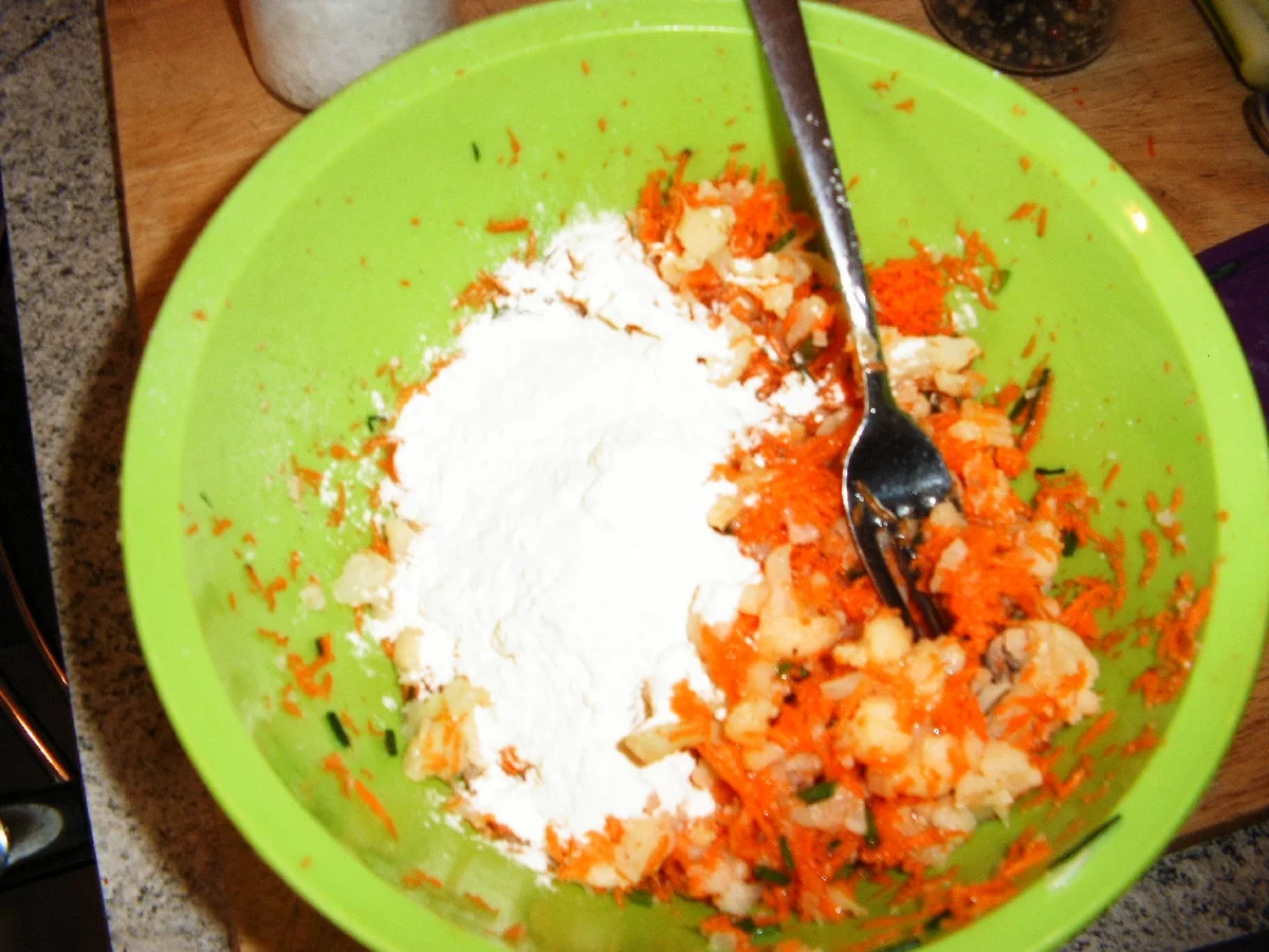 Rezept: Blumenkohl-Möhren-Bouletten Bild Nr. 31 Blumenkohl-Möhren-Bouletten - Rezept - Bild Nr. 31