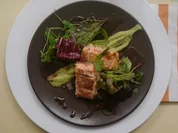 Feinster Räucherlachs mit Spargel-Zitronenpesto - Rezept