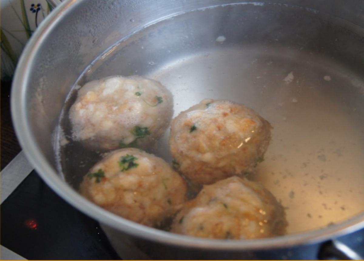 Semmelknödel mit selbst gesammelten Waldrahmpilzen - Rezept - Bild Nr. 50