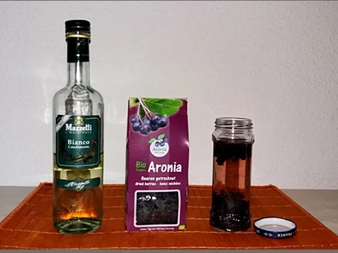 Aronia Essig selbst herstellen - Rezept - Bild Nr. 5