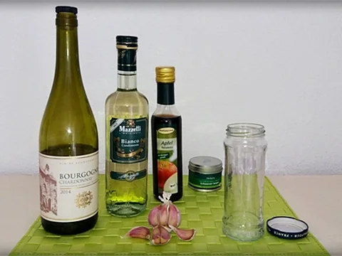 Rezept: Schwarzer Sesam- Knoblauch Essig selbst gemacht Bild Nr. 41 Schwarzer Sesam- Knoblauch Essig selbst gemacht - Rezept - Bild Nr. 41