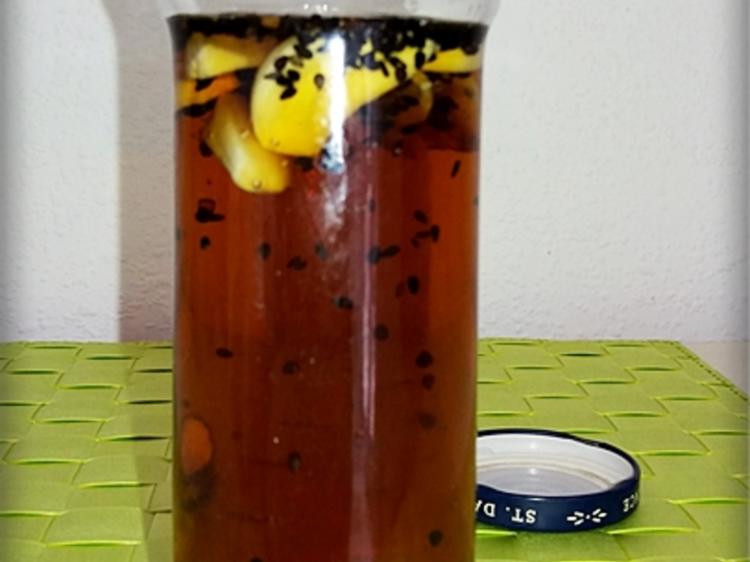 Schwarzer Sesam- Knoblauch Essig selbst gemacht - Rezept - kochbar.de