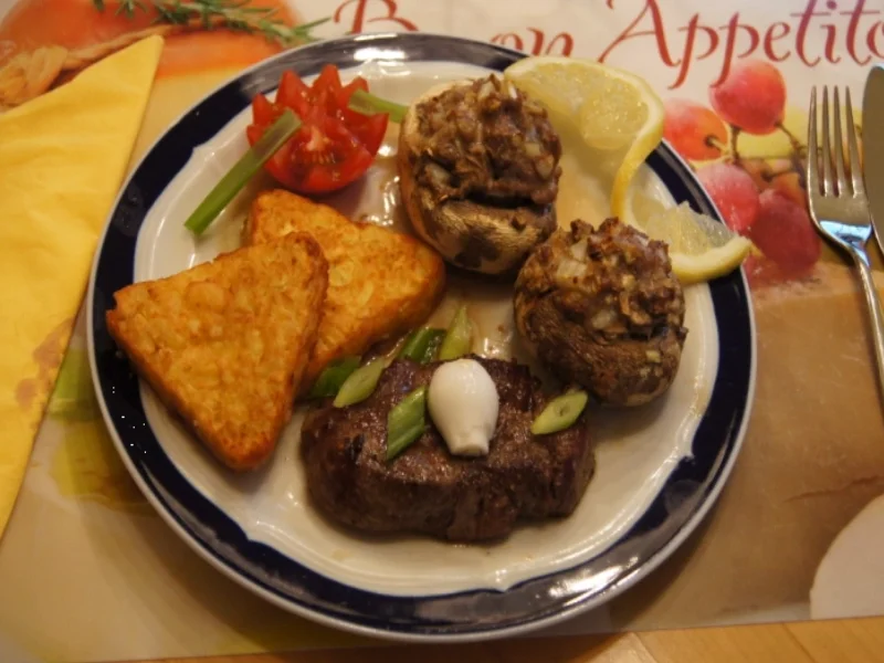 Rinderfilet mit gefüllten Champignons und Knusper-Rösti-Ecken - Rezept - Bild Nr. 48
