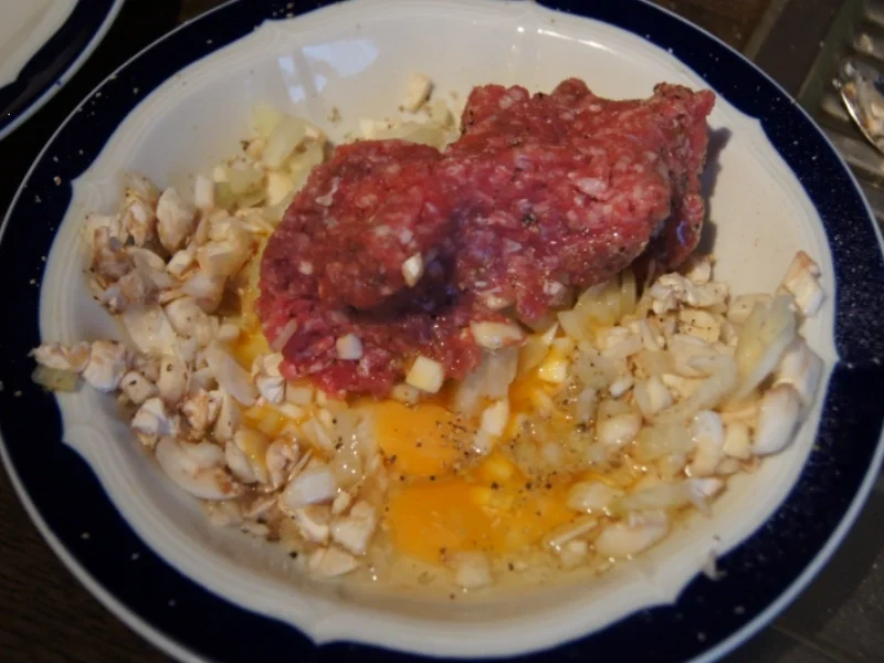 Rinderfilet mit gefüllten Champignons und Knusper-Rösti-Ecken - Rezept - Bild Nr. 42