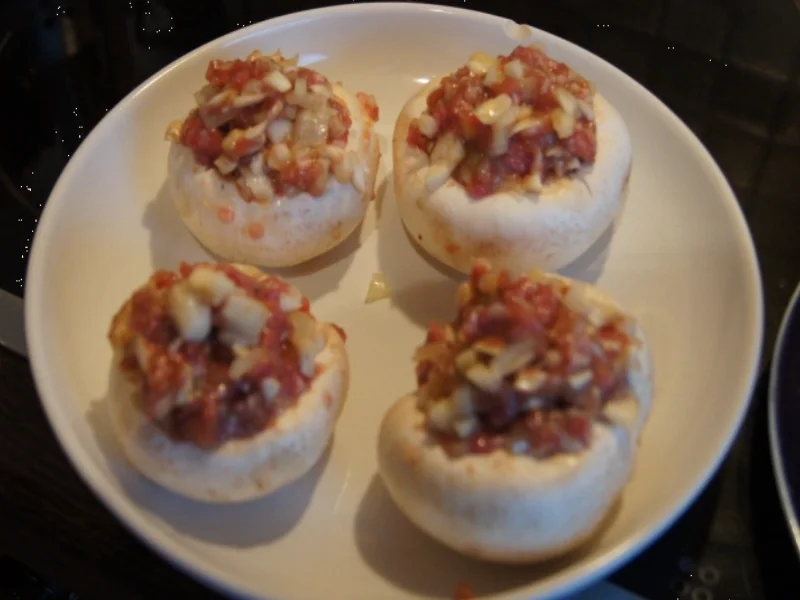 Rinderfilet mit gefüllten Champignons und Knusper-Rösti-Ecken - Rezept - Bild Nr. 49