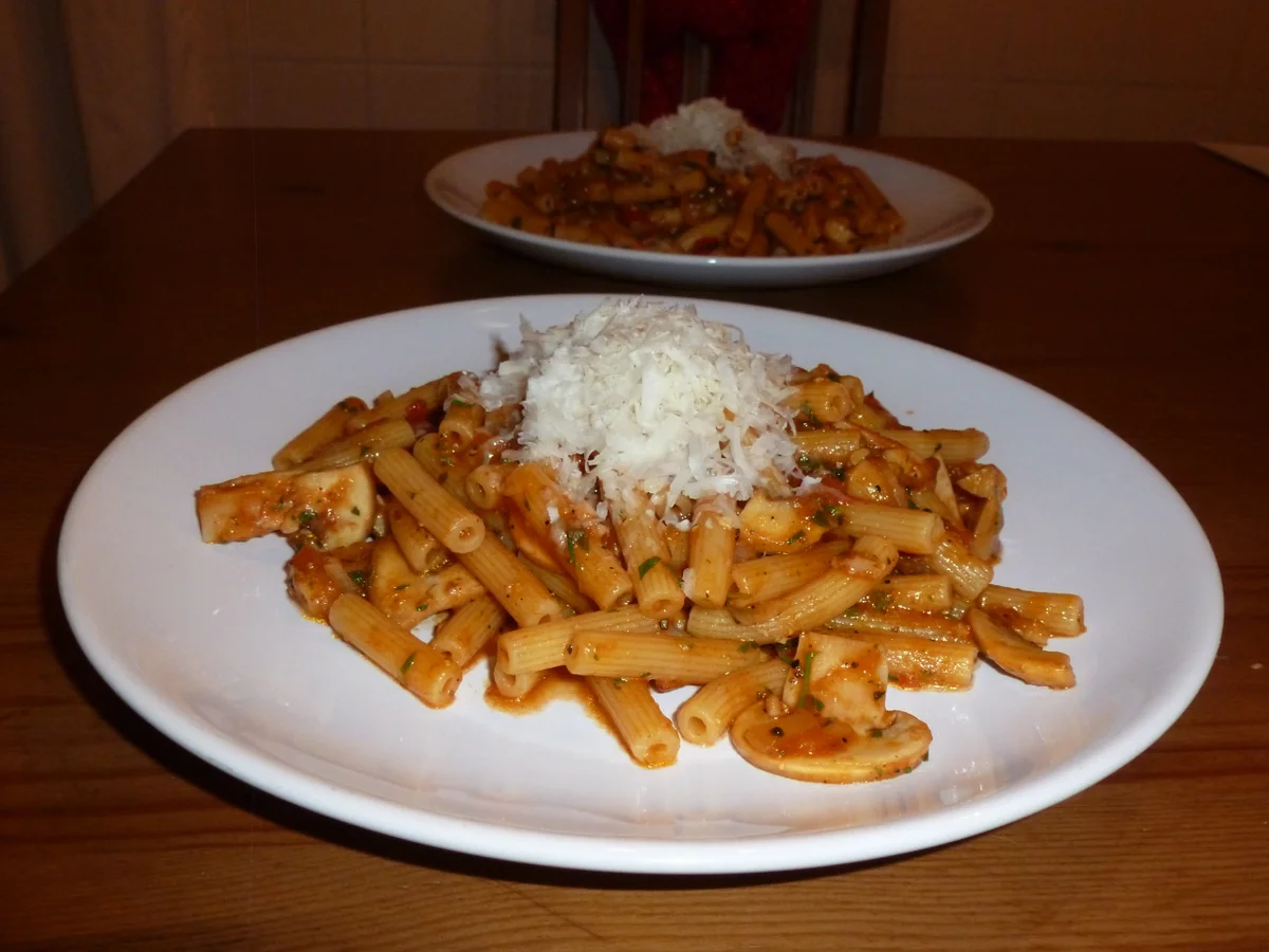 Rigatoni - Fungi-aglio olio-Pomodoro-Arrabiata - Rezept - Bild Nr. 44