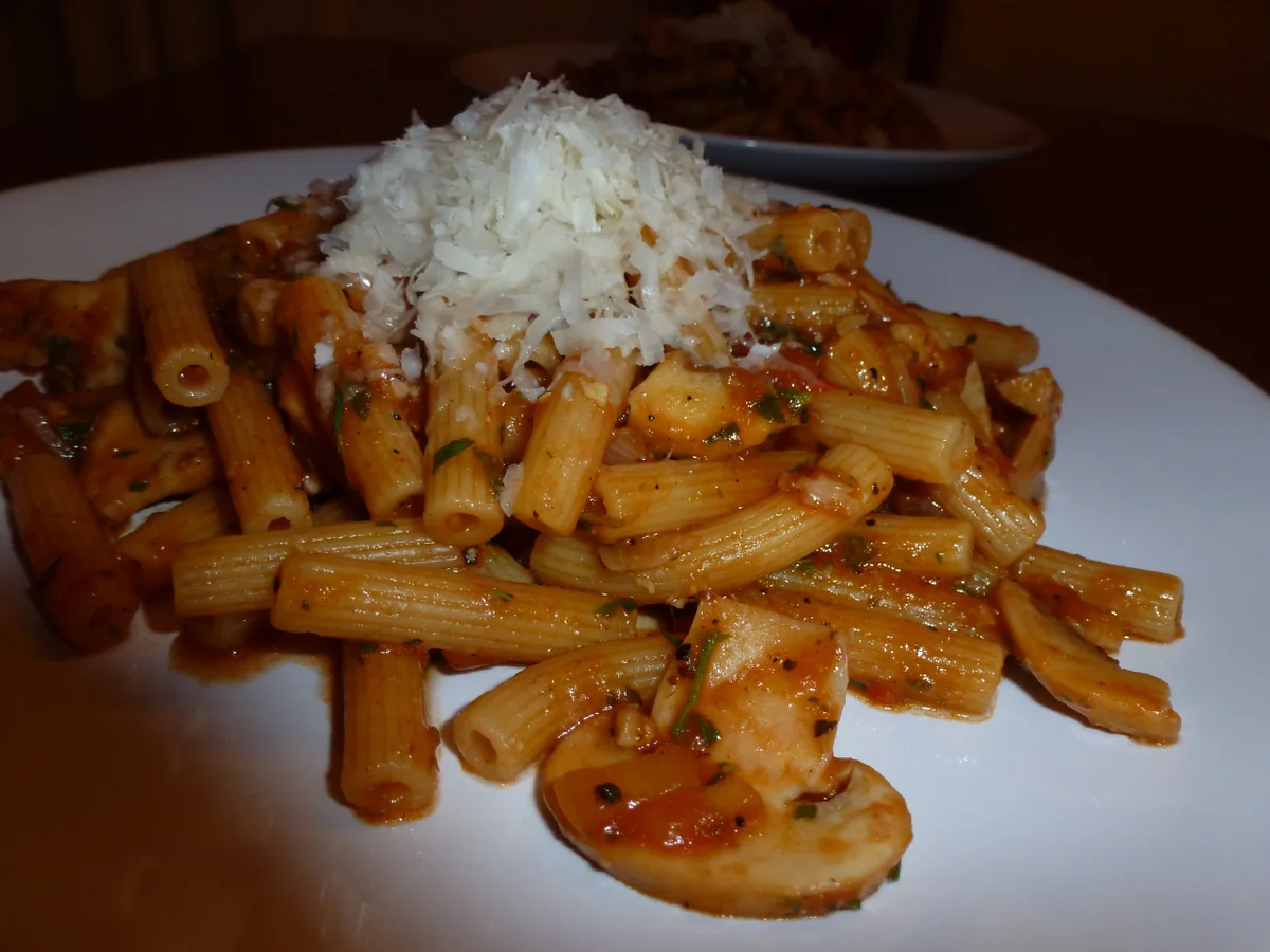 Rigatoni - Fungi-aglio olio-Pomodoro-Arrabiata - Rezept - Bild Nr. 43