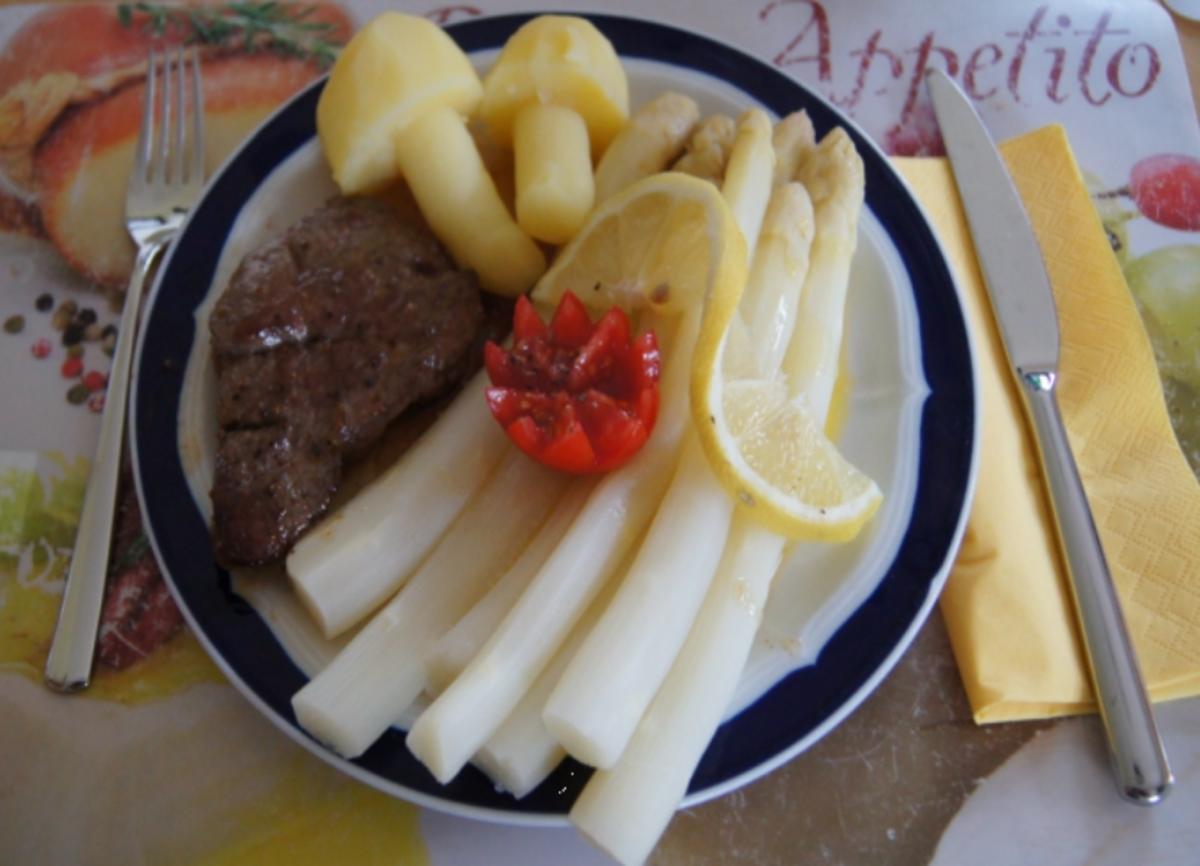 Bilder für Spargel mit Rinderfilet und Kartoffelpilzen - Rezept