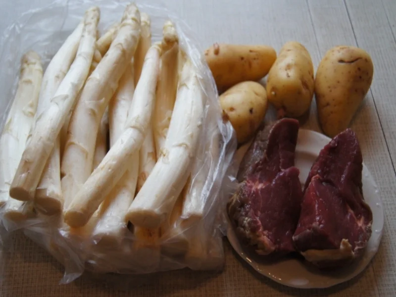 Spargel mit Rinderfilet und Kartoffelpilzen - Rezept - Bild Nr. 47