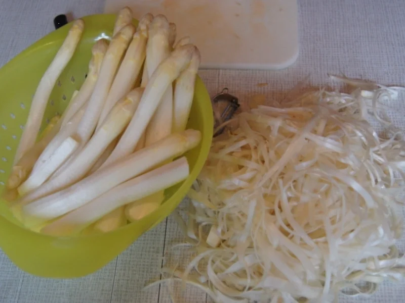 Spargel mit Rinderfilet und Kartoffelpilzen - Rezept - Bild Nr. 46