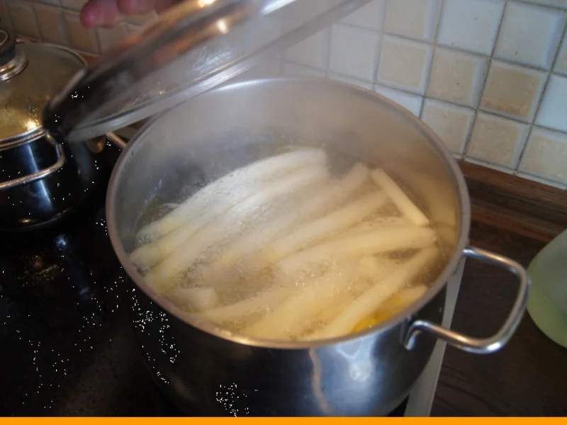 Spargel mit Rinderfilet und Kartoffelpilzen - Rezept - Bild Nr. 45