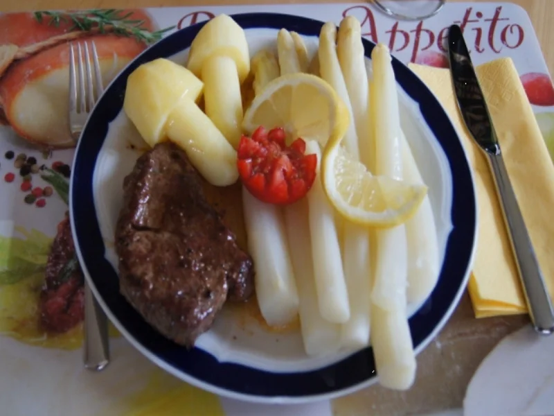 Spargel mit Rinderfilet und Kartoffelpilzen - Rezept - Bild Nr. 57
