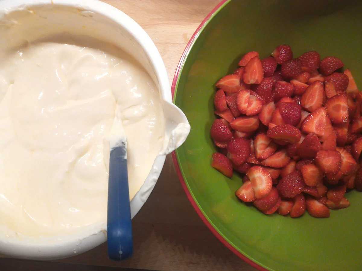 Rezept: Erdbeertorte mit Zitronencreme Bild Nr. 49 Erdbeertorte mit Zitronencreme - Rezept - Bild Nr. 49