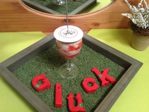 Rezept: Mohnquark mit pürierten Erdbeeren Mohnquark mit pürierten Erdbeeren - Rezept