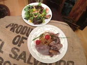 Ente á la Bourguingnonne mit Steinpilze-Risotto und Wiesensalat - Rezept