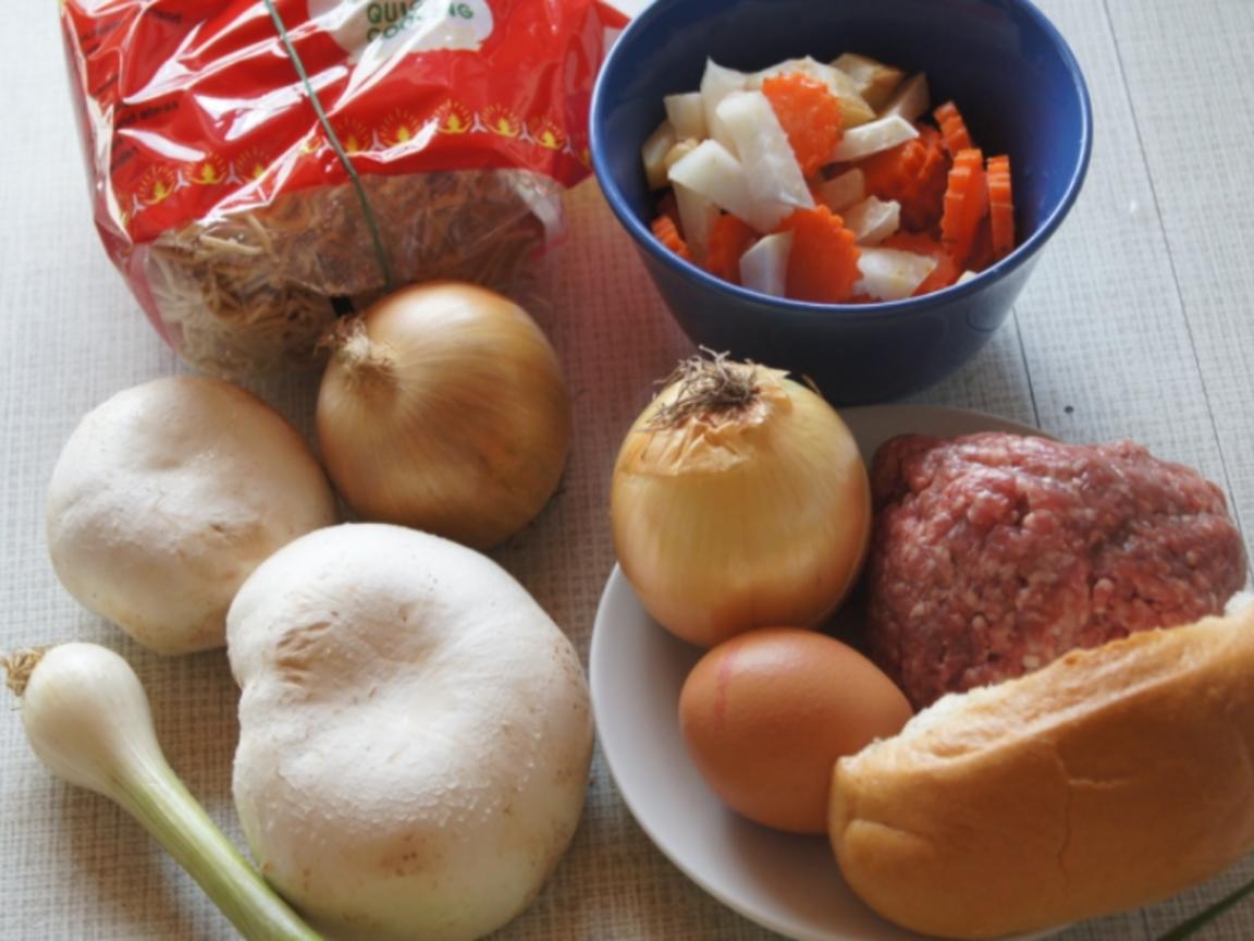 Hackbällchen mit Mie-Nudeln und Gemüse - Rezept - kochbar.de