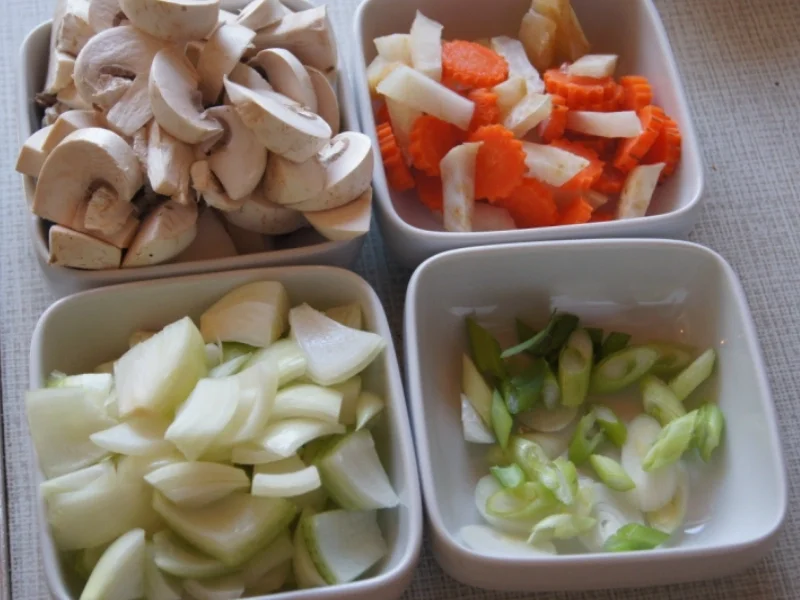 Hackbällchen mit Mie-Nudeln und Gemüse - Rezept - Bild Nr. 74