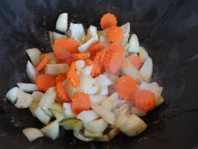 Hackbällchen mit Mie-Nudeln und Gemüse - Rezept - Bild Nr. 72