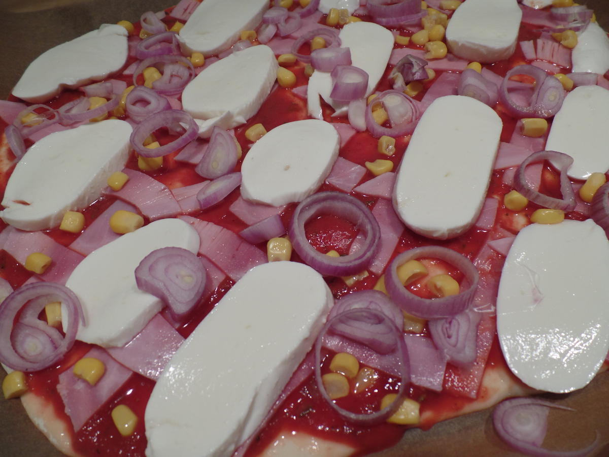 Pizza mit Schinken und Mais - Rezept - Bild Nr. 65