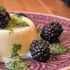 Panna Cotta mit Basilikumsauce und frischen Beeren - Rezept - Bild Nr. 101