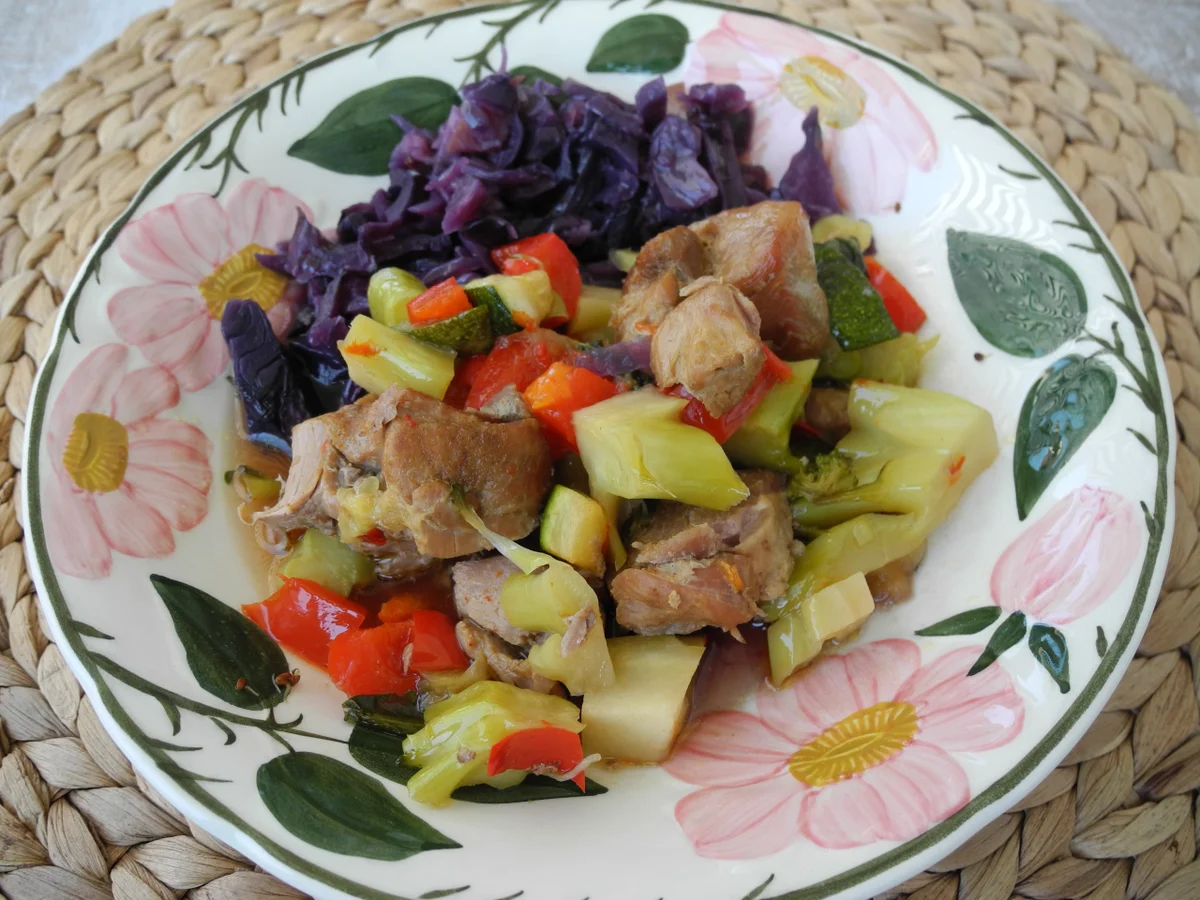 Rezept: Putengulasch mit Gemüse im Keramiktopf a.d. Backofen Bild Nr. 72 Putengulasch mit Gemüse im Keramiktopf a.d. Backofen - Rezept - Bild Nr. 72