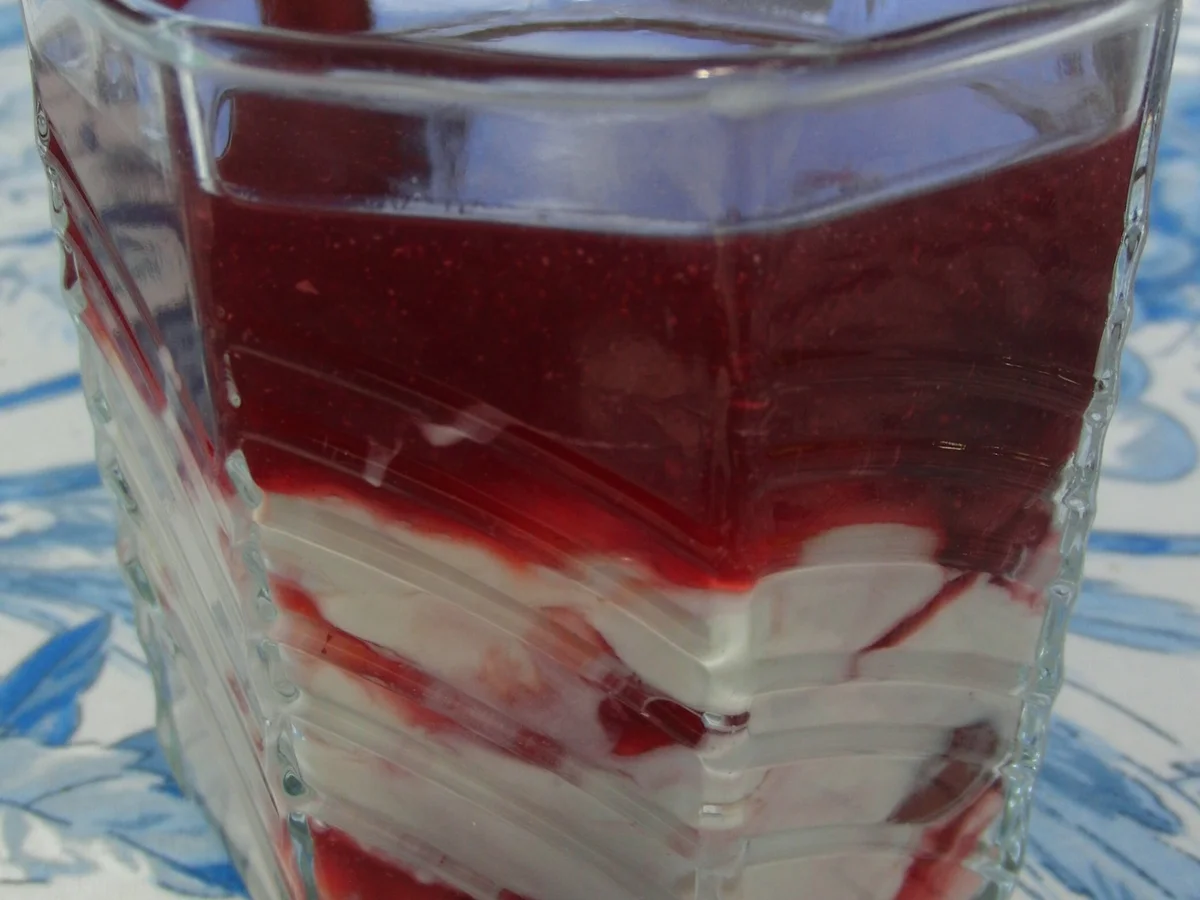 Rezept: PARTY DESSERT: BAILEYS - CREME Bild Nr. 94 PARTY DESSERT: BAILEYS - CREME - Rezept - Bild Nr. 94