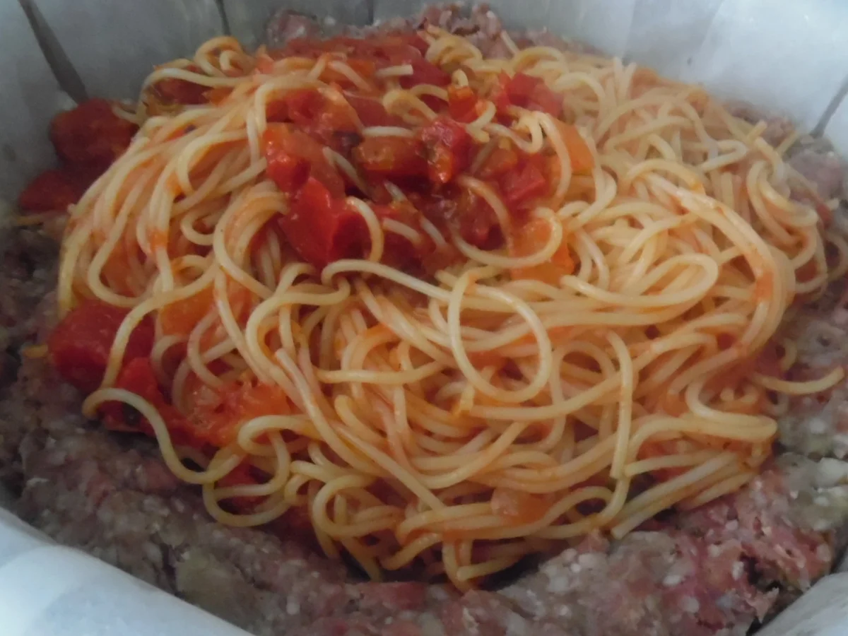 Rezept: Hackfleisch-"Bombe" bolognese Bild Nr. 106 Hackfleisch-"Bombe" bolognese - Rezept - Bild Nr. 106