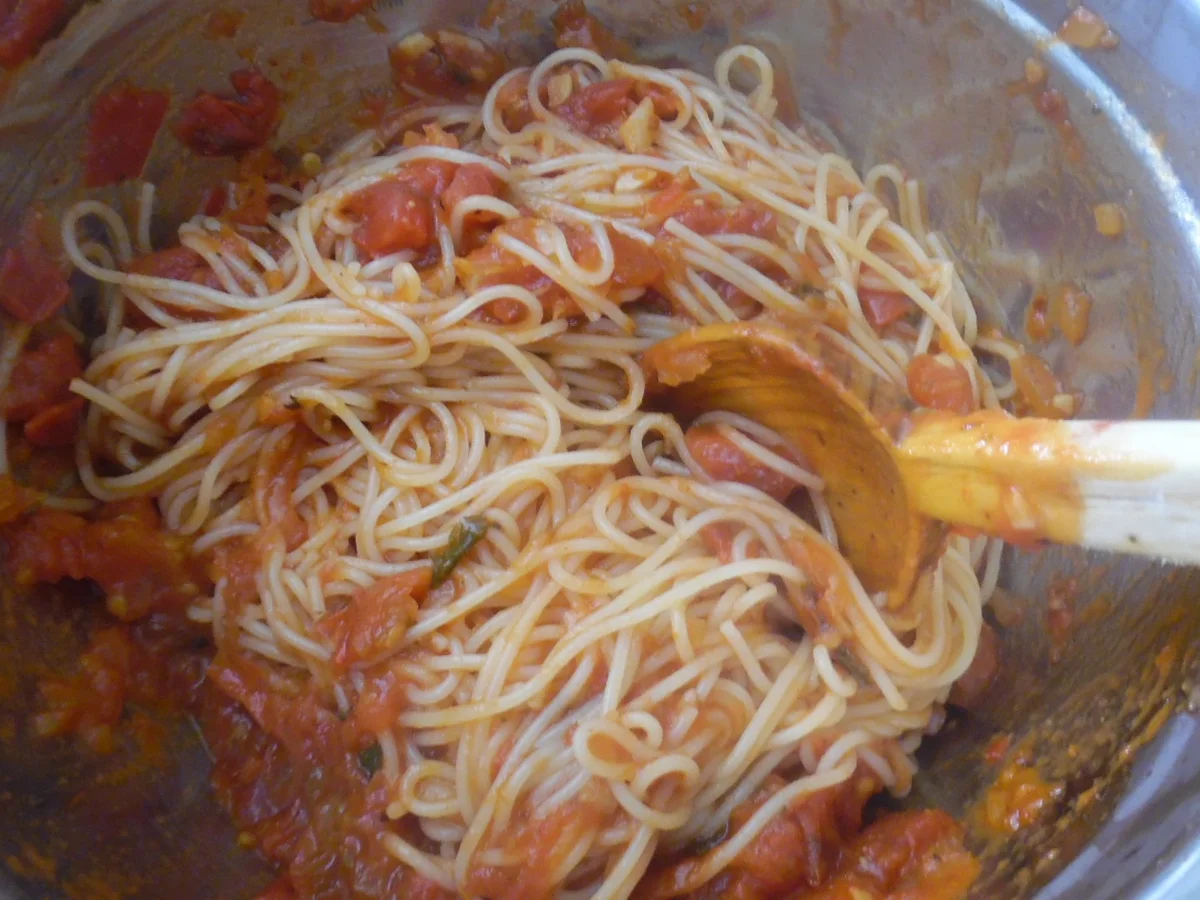 Rezept: Hackfleisch-"Bombe" bolognese Bild Nr. 105 Hackfleisch-"Bombe" bolognese - Rezept - Bild Nr. 105