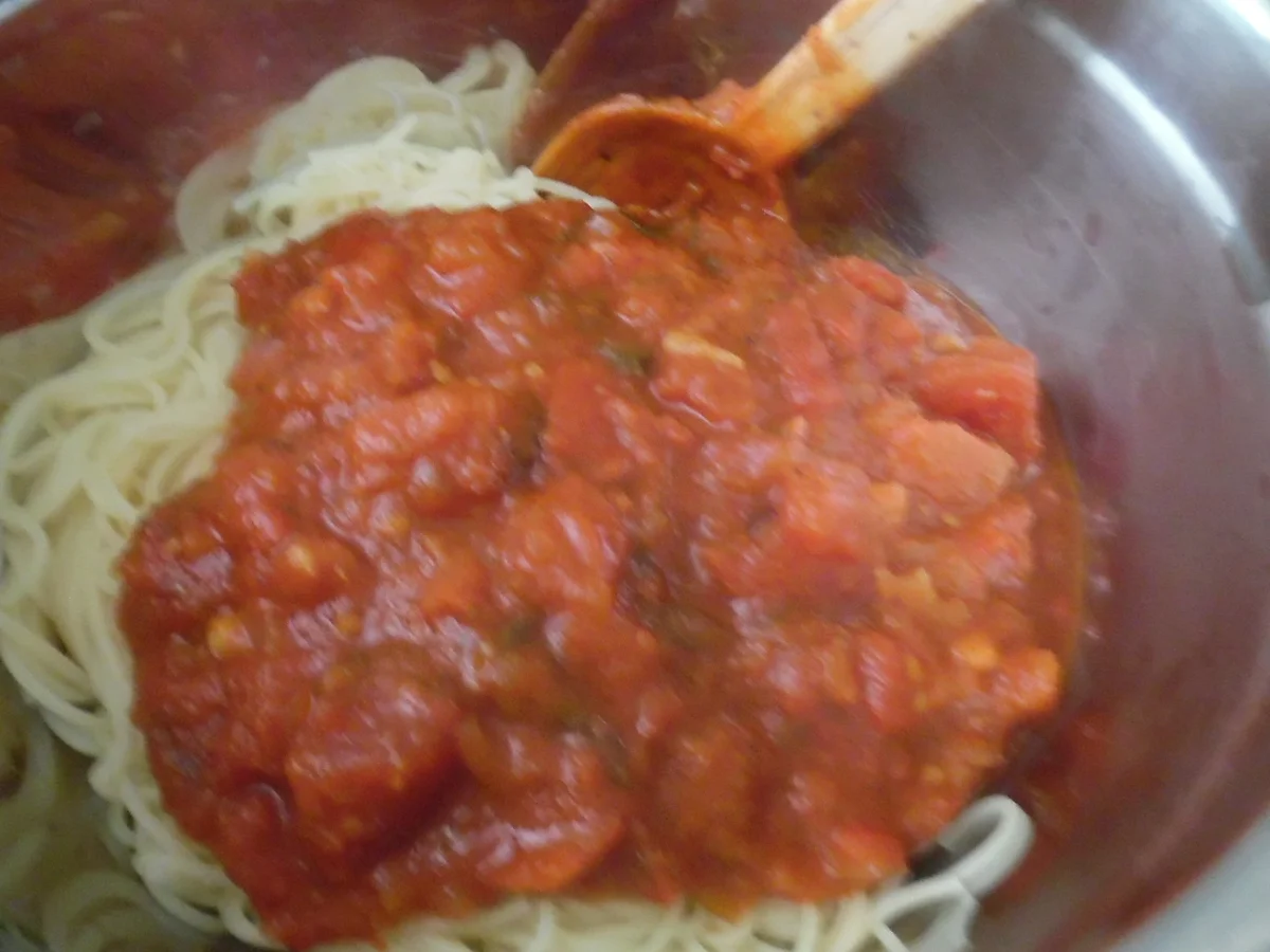 Rezept: Hackfleisch-"Bombe" bolognese Bild Nr. 104 Hackfleisch-"Bombe" bolognese - Rezept - Bild Nr. 104