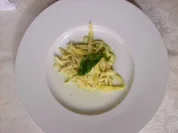 Bandnudeln an kalter Apfelsoße - Rezept