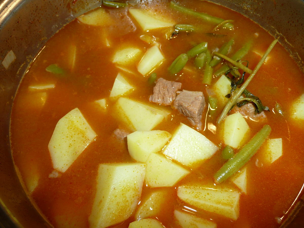 Eintopf : Rindergulasch - Buschbohnen + Kartoffeln. - Rezept - Bild Nr. 31