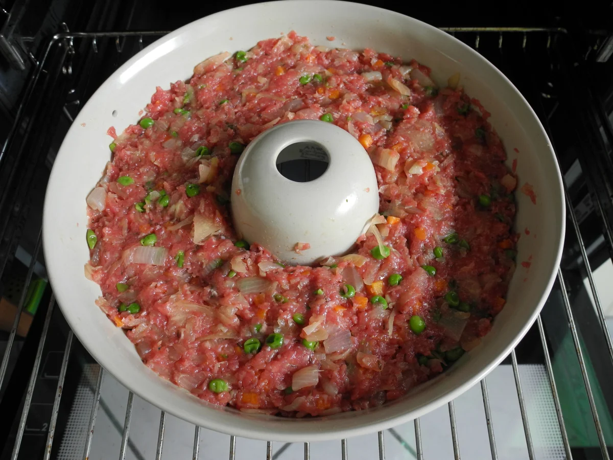 Rezept: Hack - Kuchen auf Salat Bild Nr. 103 Hack - Kuchen auf Salat - Rezept - Bild Nr. 103