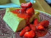 Lakritz-Ricotta-Kuchen mit Limoncello-Erdbeeren - Rezept