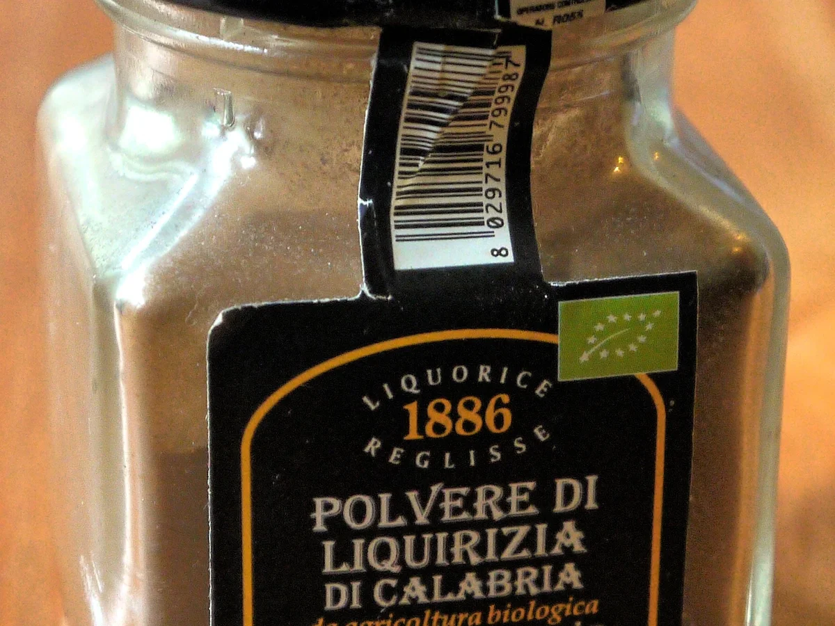 Lakritz-Ricotta-Kuchen mit Limoncello-Erdbeeren - Rezept - Bild Nr. 5