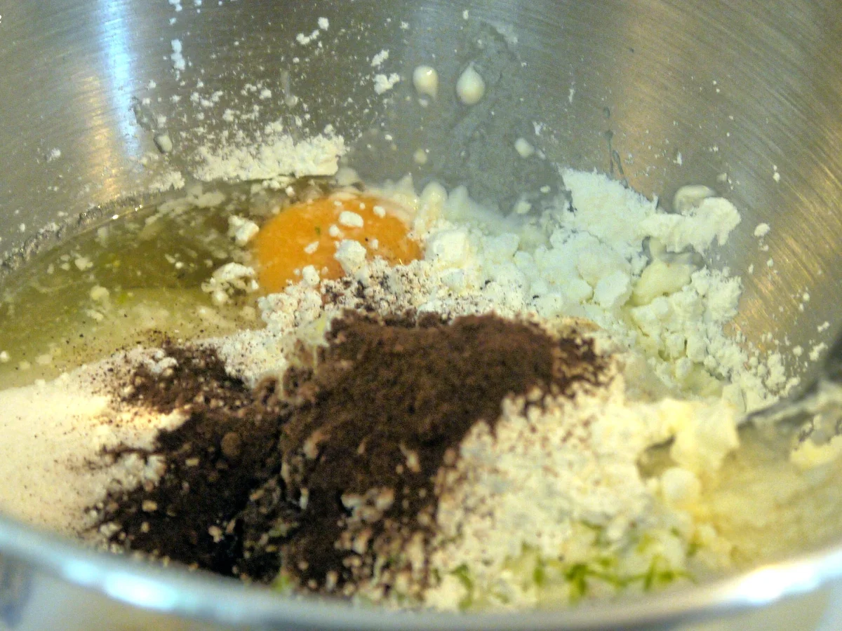 Lakritz-Ricotta-Kuchen mit Limoncello-Erdbeeren - Rezept - Bild Nr. 6